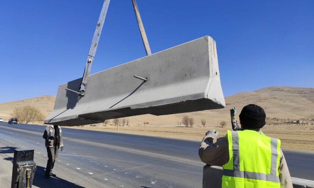 گام بلند برای ایمنی محورهای مواصلاتی؛ چهارخطه شمس‌آباد ـ خراجی زیر بار ترافیک رفت