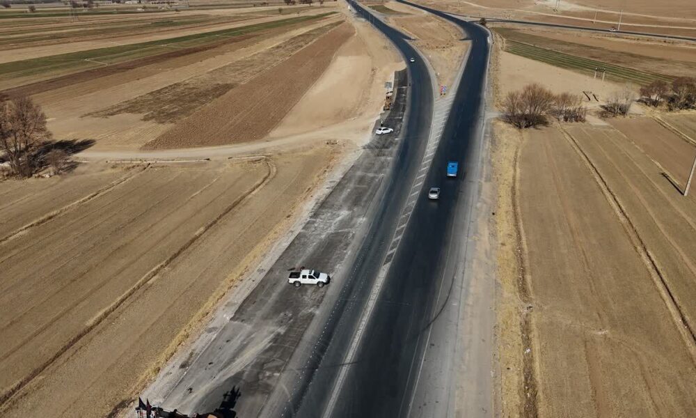 گام بلند برای ایمنی محورهای مواصلاتی؛ چهارخطه شمس‌آباد ـ خراجی زیر بار ترافیک رفت