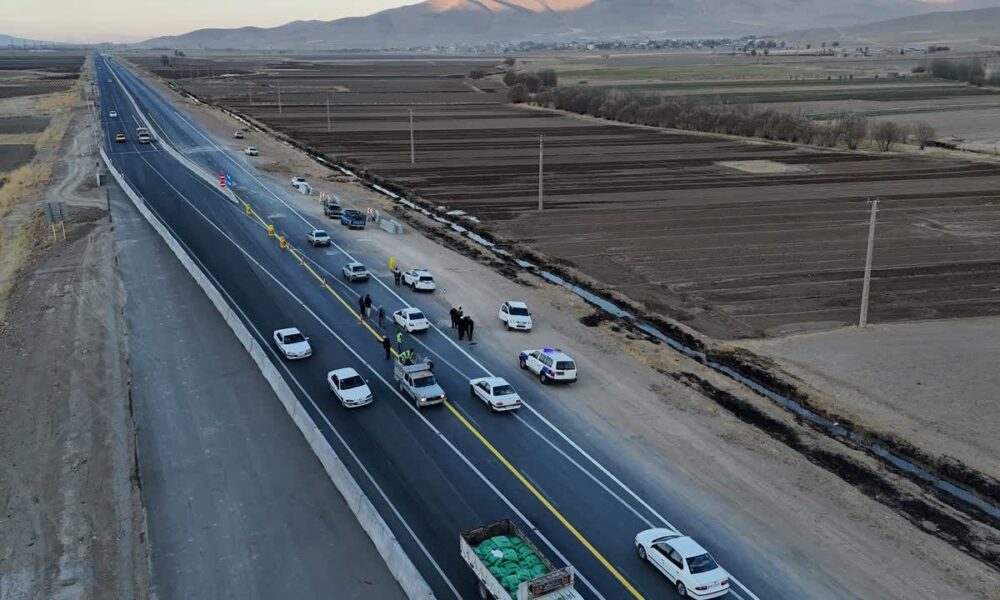 گام بلند برای ایمنی محورهای مواصلاتی؛ چهارخطه شمس‌آباد ـ خراجی زیر بار ترافیک رفت