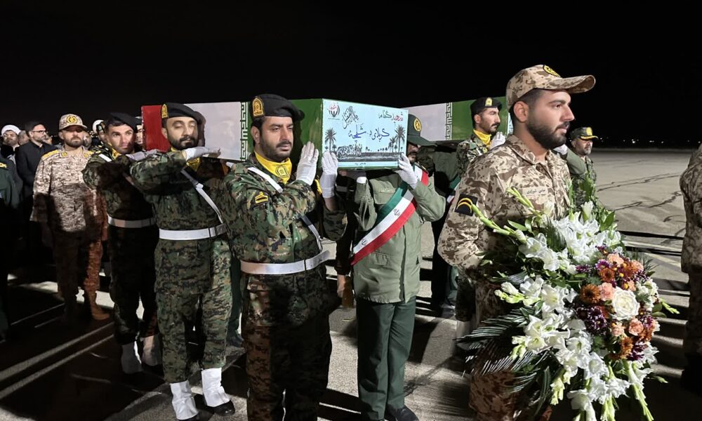 ورود پیکرهای مطهر ۶ شهید گمنام در شهرکرد؛ روایت یک شب سرشار از اشک و افتخار