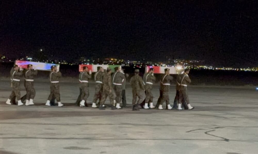 ورود پیکرهای مطهر ۶ شهید گمنام در شهرکرد؛ روایت یک شب سرشار از اشک و افتخار