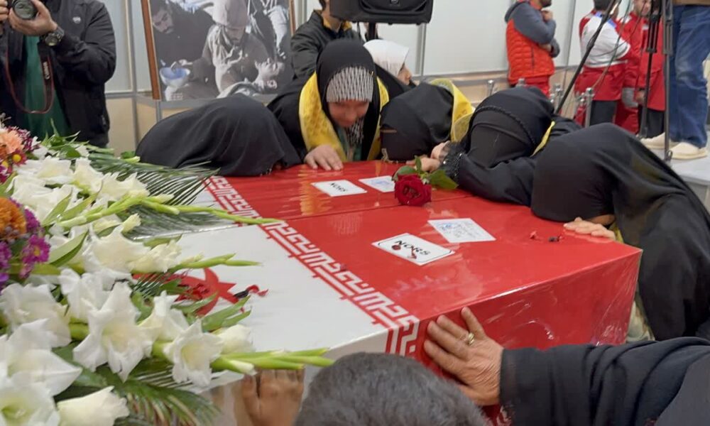 ورود پیکرهای مطهر ۶ شهید گمنام در شهرکرد؛ روایت یک شب سرشار از اشک و افتخار