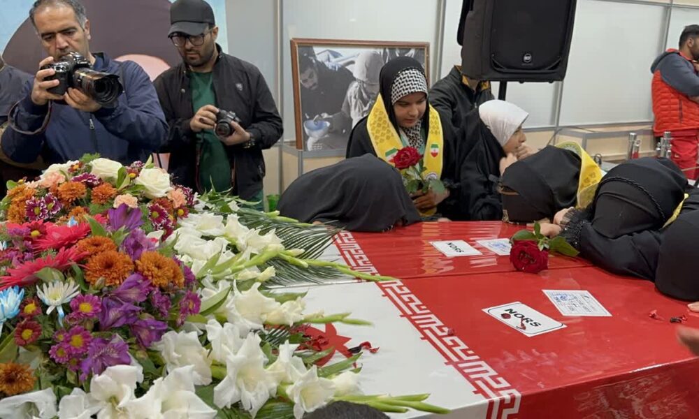 ورود پیکرهای مطهر ۶ شهید گمنام در شهرکرد؛ روایت یک شب سرشار از اشک و افتخار