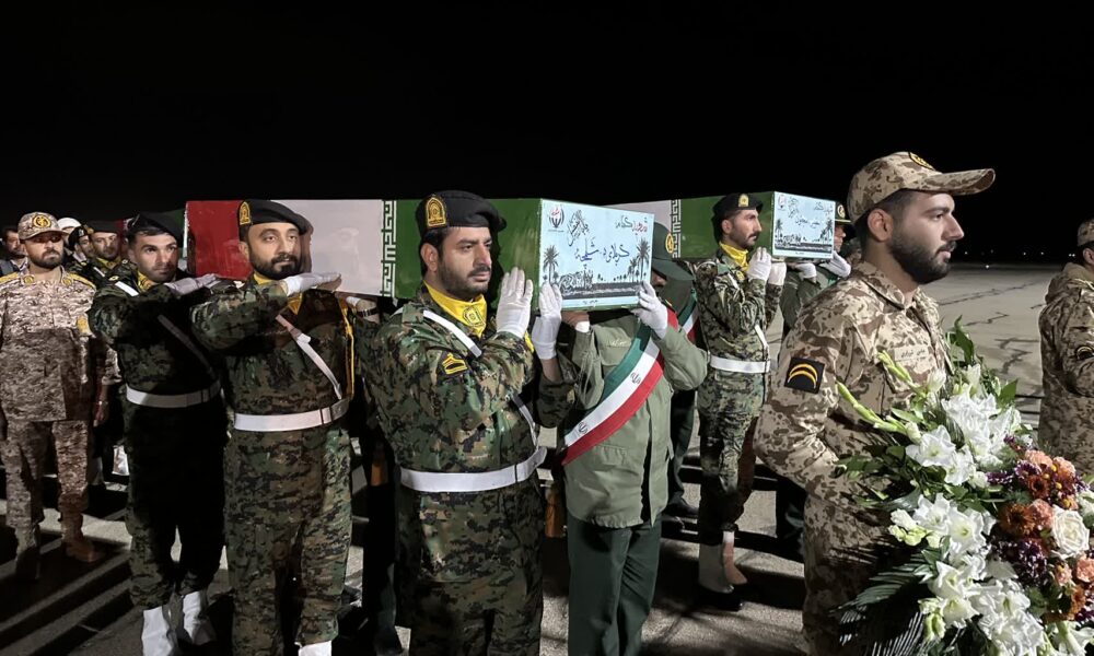 ورود پیکرهای مطهر ۶ شهید گمنام در شهرکرد؛ روایت یک شب سرشار از اشک و افتخار