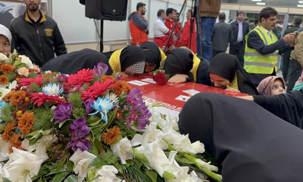 ورود پیکرهای مطهر ۶ شهید گمنام در شهرکرد؛ روایت یک شب سرشار از اشک و افتخار