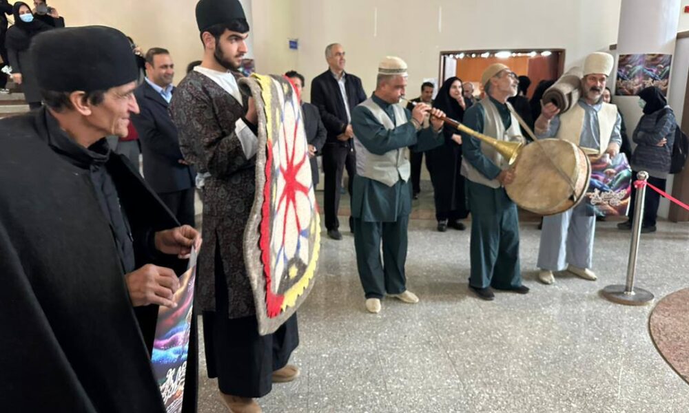 نخستین جشنواره ملی نمد در شهرکرد آغاز بکار کرد 